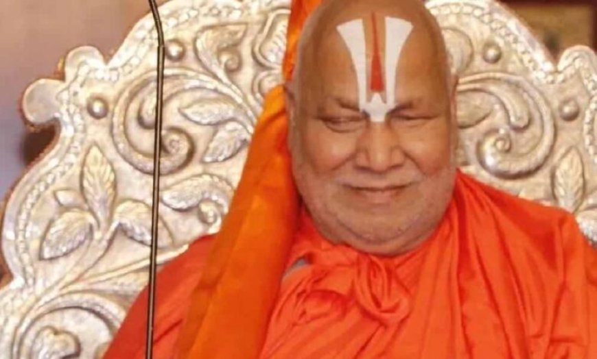 रामभद्राचार्य ने बांके बिहारी मंदिर ट्रस्ट बनाने पर जताई नाराजगी, पूछा- क्या मस्जिद या चर्च का अधिग्रहण कर सकते हैं?
